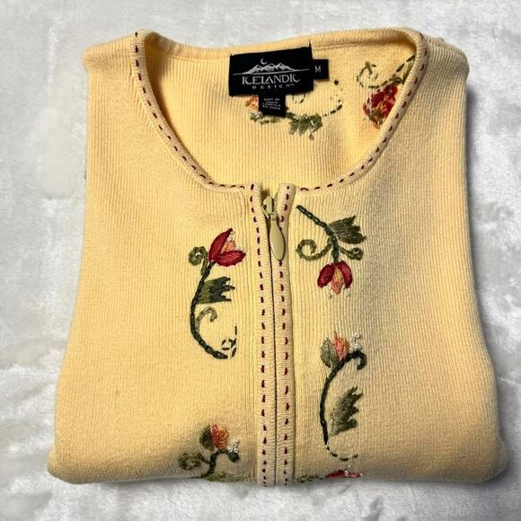 Icelandic Design Cardigan Sweater Women's M Floral Embroidery Pale Butter Yellow - Picture 10 of 10